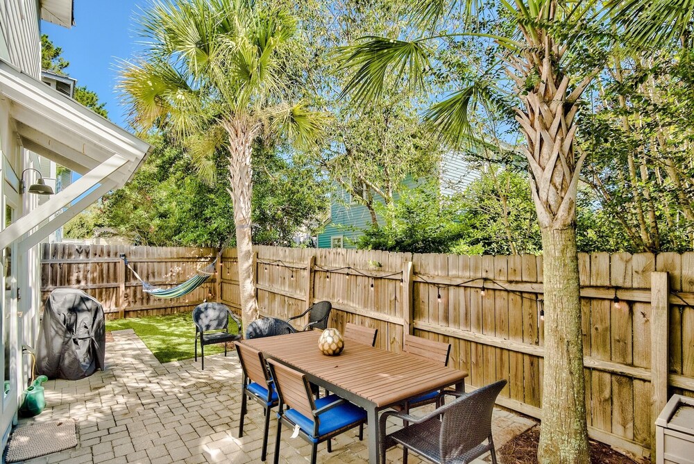 Gorgeous and Spacious Home in Blue Mountain Beach!