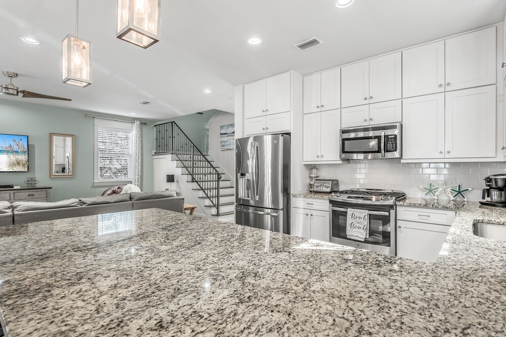 Gorgeous and Spacious Home in Blue Mountain Beach!