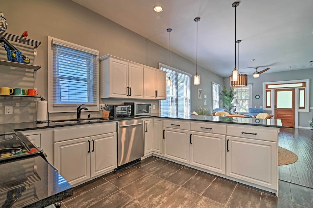 NEW! Historic Tampa Retreat by 7th Ave & Downtown!