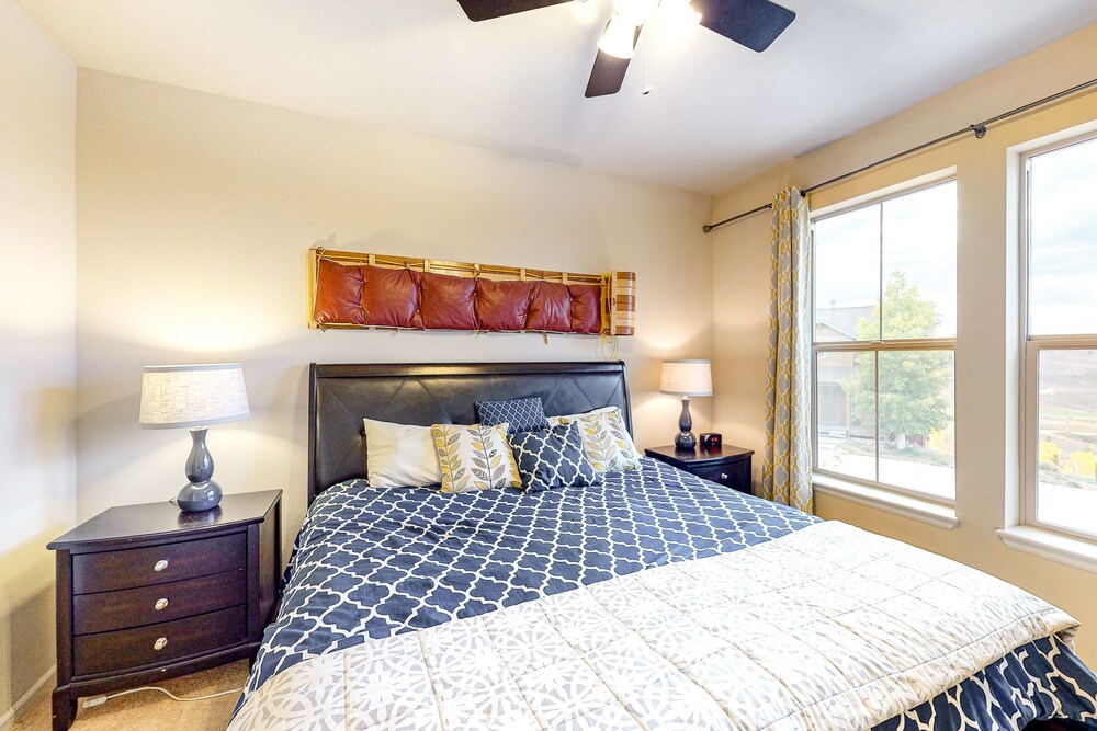 Walk to Lifts Granby Ranch Townhome w/ Private Hot Tub & Decks Granby