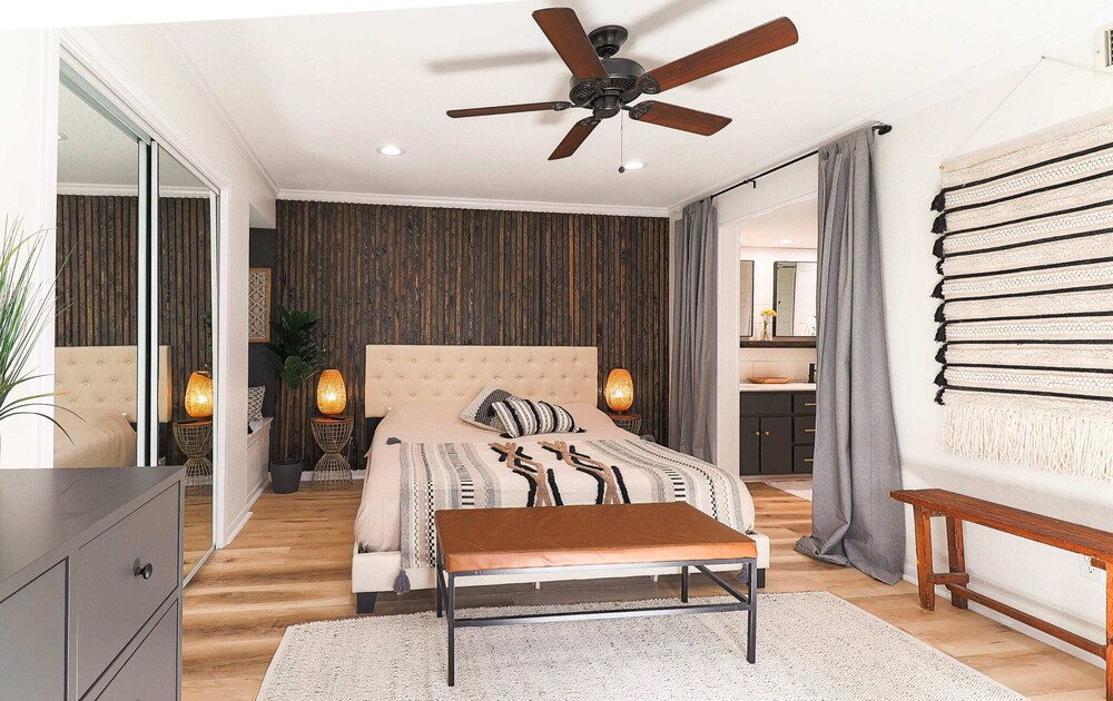 Stylish Waterfront Townhouse with Boat Slip, Pet Friendly Horseshoe