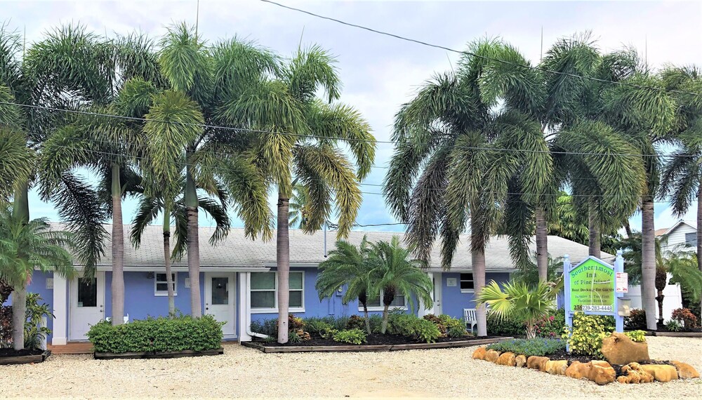 Closest Inn to Deep Water in St James City - 2 mins to deep water!  Great Views!