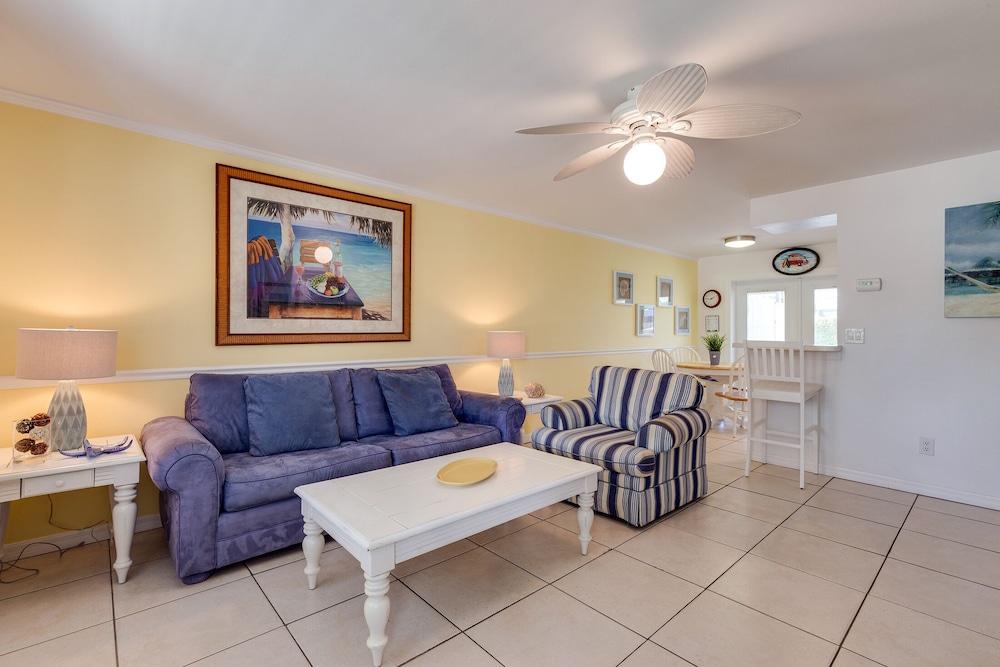 Closest Inn to Deep Water in St James City - 2 mins to deep water!  Great Views!