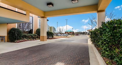 Clarion Pointe New Bern