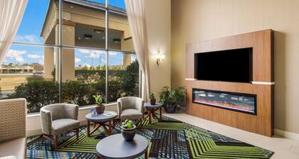 Clarion Pointe New Bern