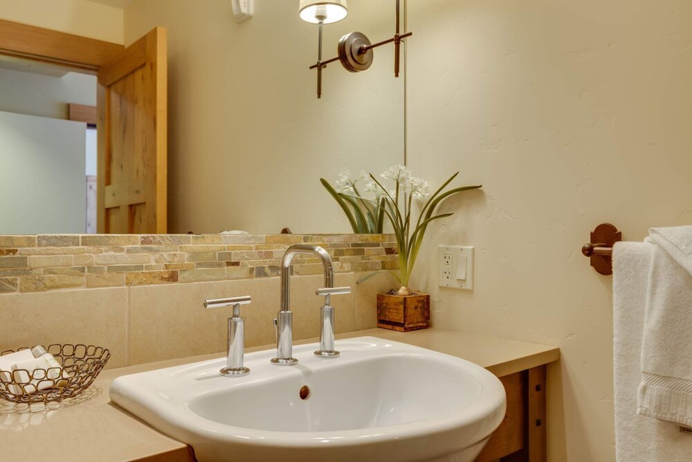 Teton Springs Lodge & Spa is a all-season luxury resort on the 'quiet side of the Tetons'