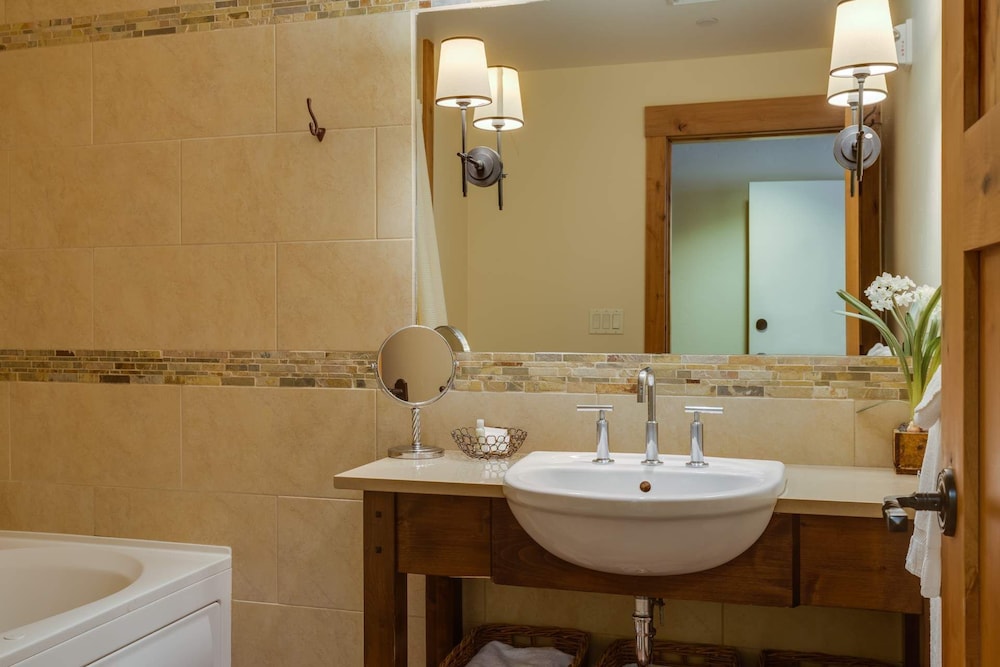 Teton Springs Lodge & Spa is a all-season luxury resort on the 'quiet side of the Tetons'