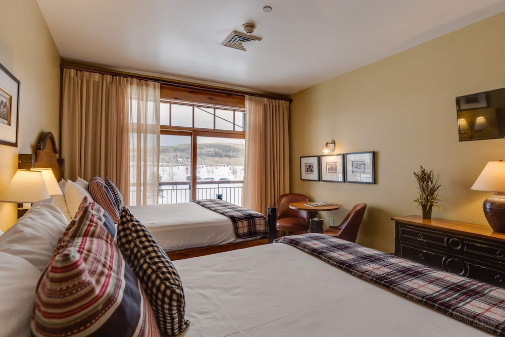 Teton Springs Lodge & Spa is a all-season luxury resort on the 'quiet side of the Tetons'