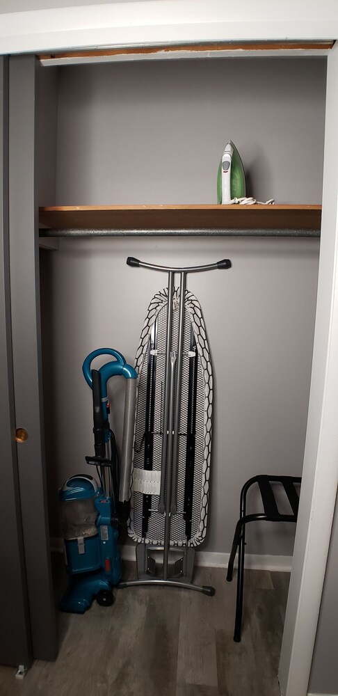 Mexican Themed Cozy Apt in Aurora/75" TV/FastWiFi/AppleTV/Disney+/YouTubeTV