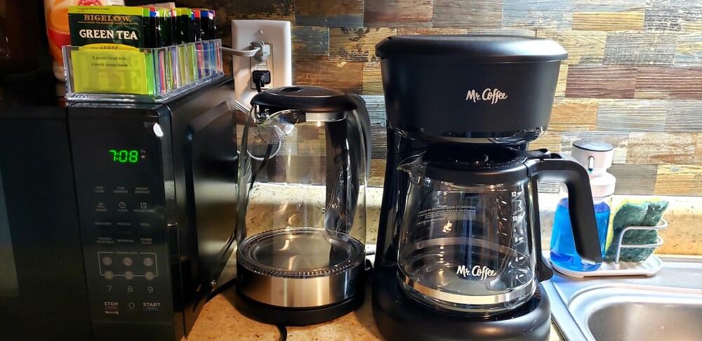 Mexican Themed Cozy Apt in Aurora/75" TV/FastWiFi/AppleTV/Disney+/YouTubeTV