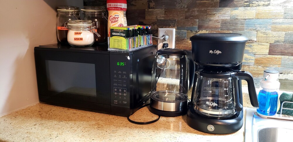 Mexican Themed Cozy Apt in Aurora/75" TV/FastWiFi/AppleTV/Disney+/YouTubeTV