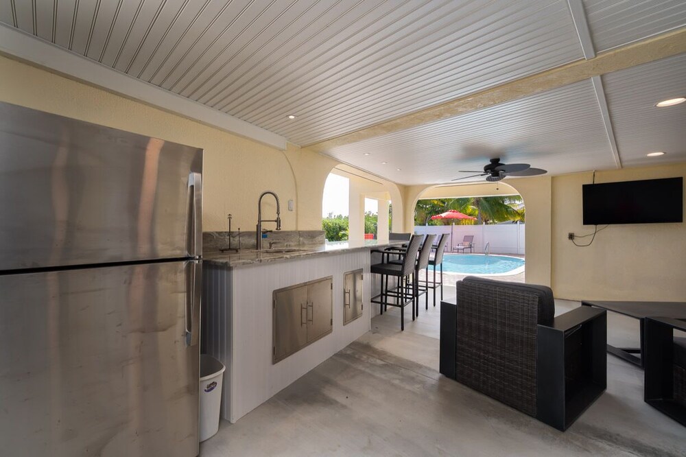 Two Master Suites! 35' Boat Dockage! Outdoor Living Space & Summer