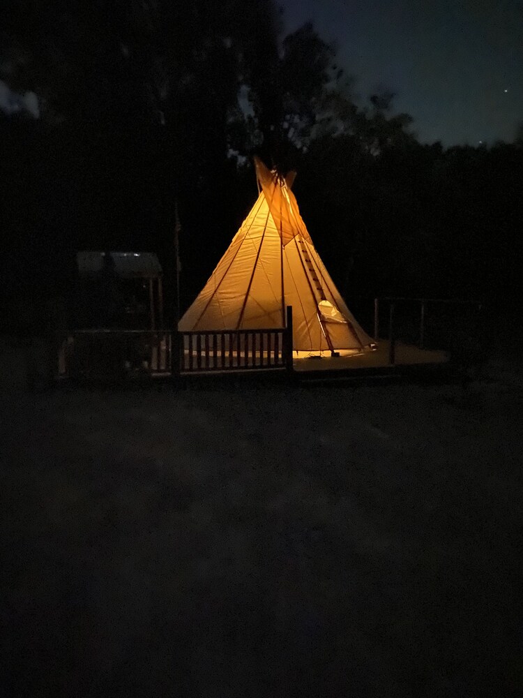 Morels on the Wabash offers Clamping in a Authentic 20 ft Tee Pee