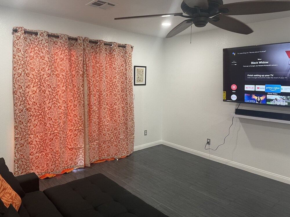 Room, ♣️Entire Private Studio 25mins from strip 