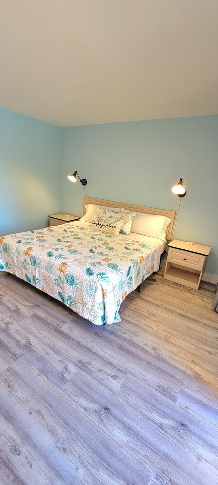 Satellite Motel - Daze Off 105