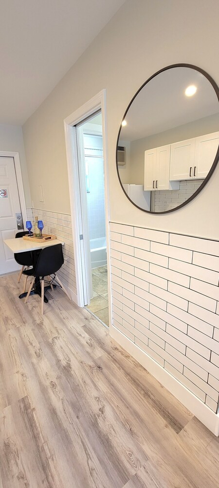 Satellite Motel - Daze Off 105