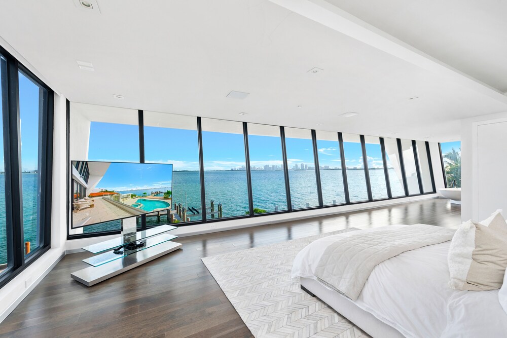Villa Violette with the most beautiful view in Miami