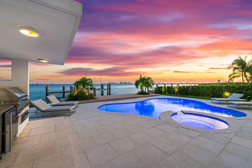 Villa Violette with the most beautiful view in Miami