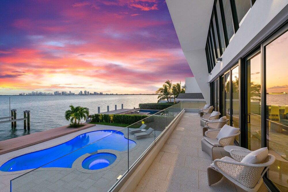 Villa Violette with the most beautiful view in Miami