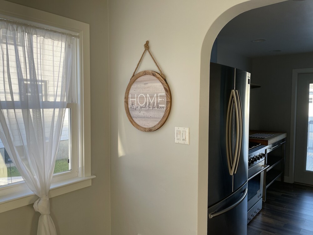 Beach House 3 blocks to beach, Huge patio, Fire Pit and 2 bikes! 🚲🔥🌊