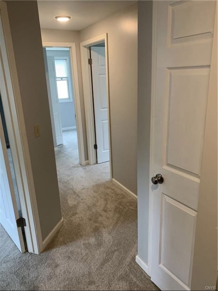 3 bedroom house with fenced in yard and pool close to Syracuse Cicero