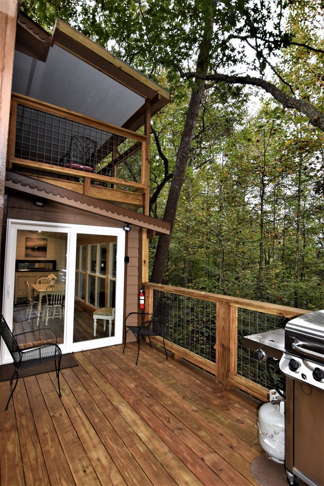 Black Bear Chalet 2BR / 2BA - Rustic Comfy Condo Near Downtown Helen