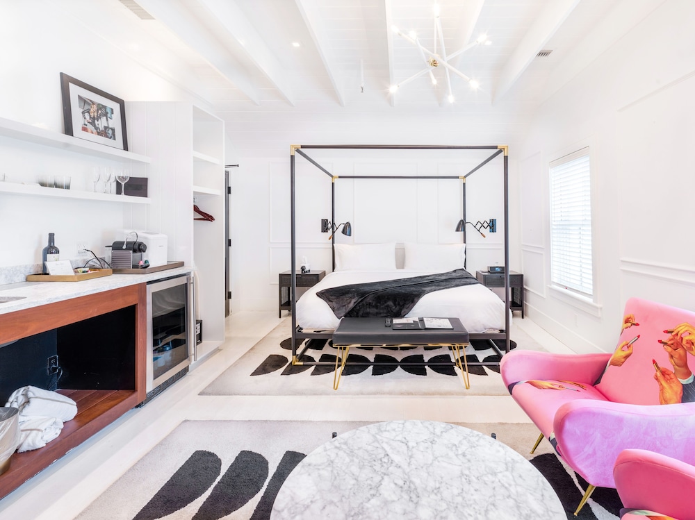 American Beech in Greenport Deluxe King 4 Greenport Vrbo