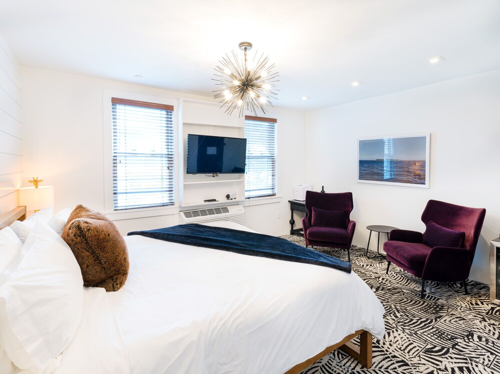 American Beech in Greenport Deluxe King Suite 12 Greenport Vrbo