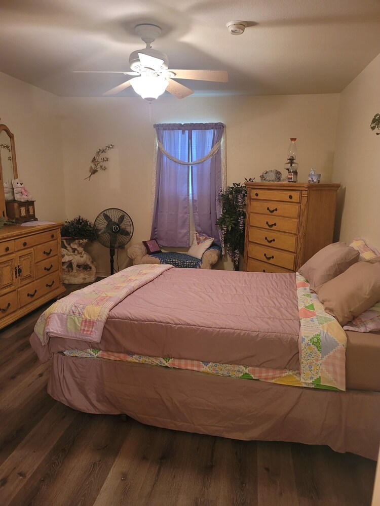 Shelley's Lakehouse Brent Vrbo