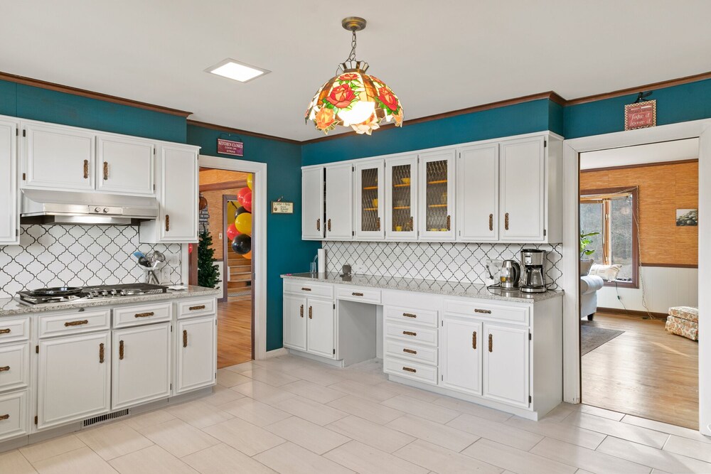 Private kitchen, Best of Both Worlds_Lakefront Getaway... 7 Miles from Long Beach Island