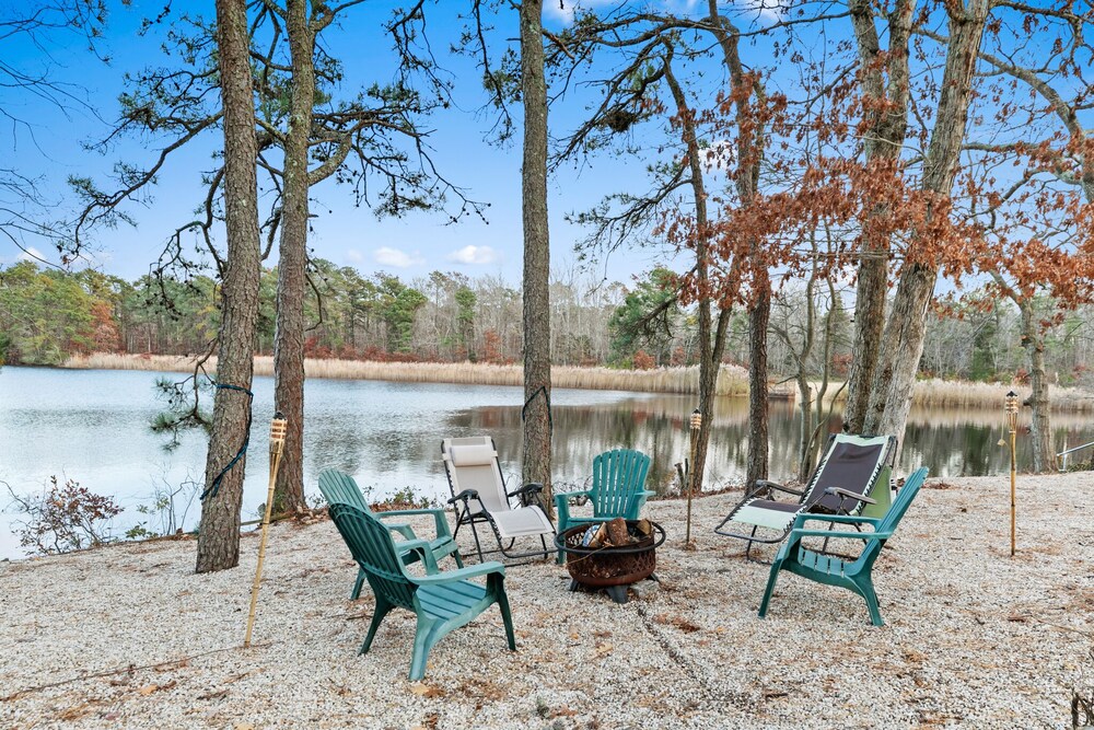 Balcony, Best of Both Worlds_Lakefront Getaway... 7 Miles from Long Beach Island