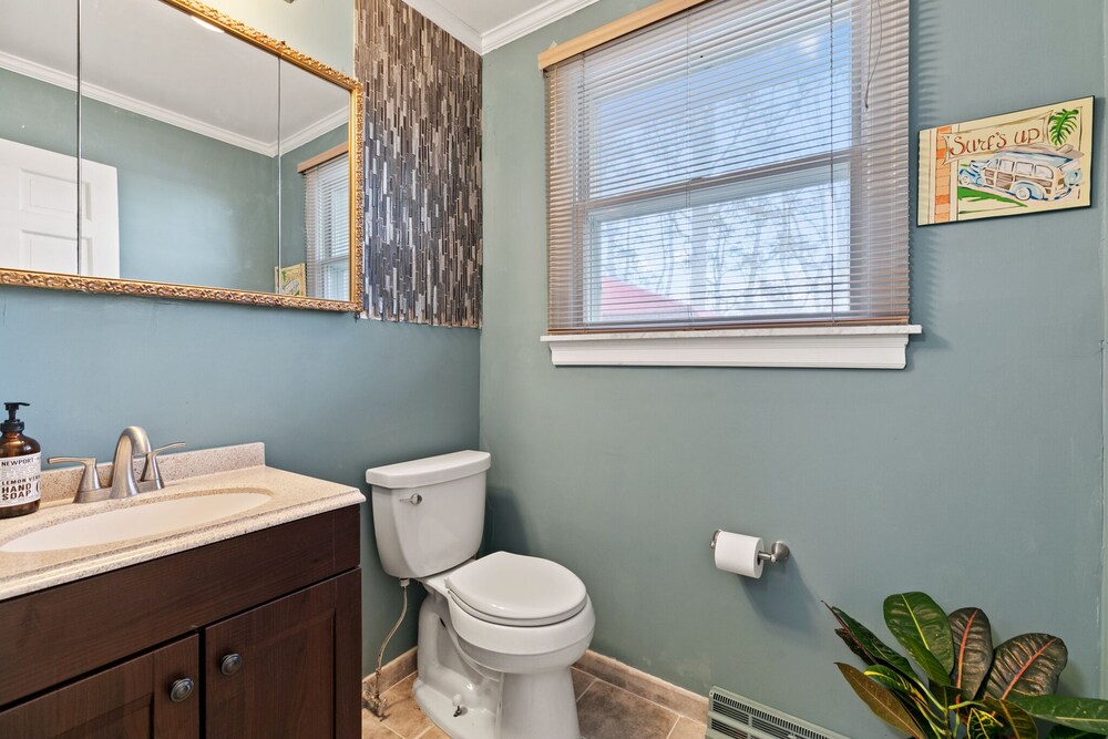 Bathroom, Best of Both Worlds_Lakefront Getaway... 7 Miles from Long Beach Island