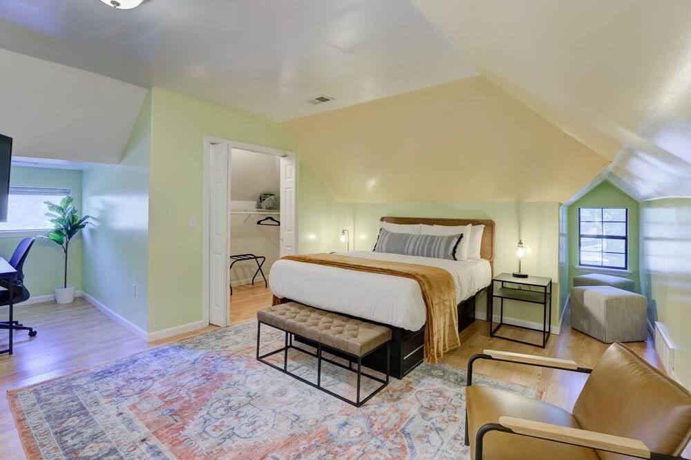 Walkable Treetop Studio In Heart Of Midtown