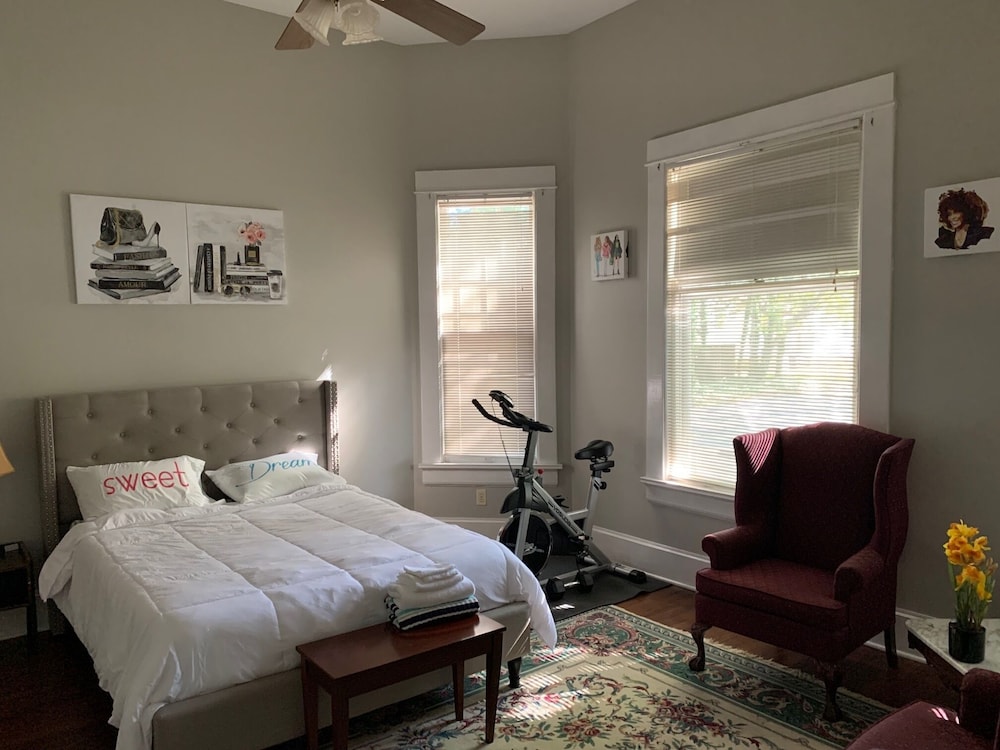 Charming Queen Anne Home with Porch and Garden near Barton College