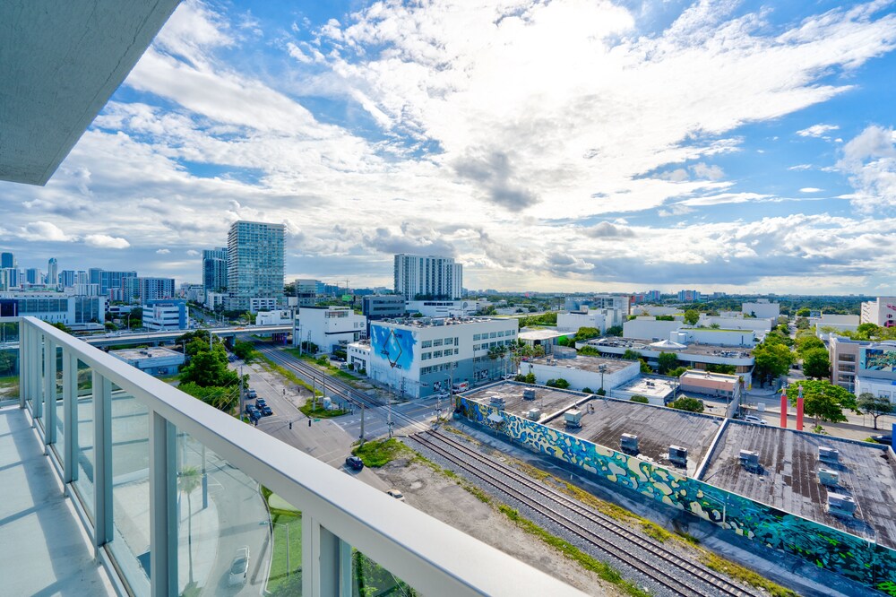 CH902 DESIGN DISTRICT, LUXURY PARADISE