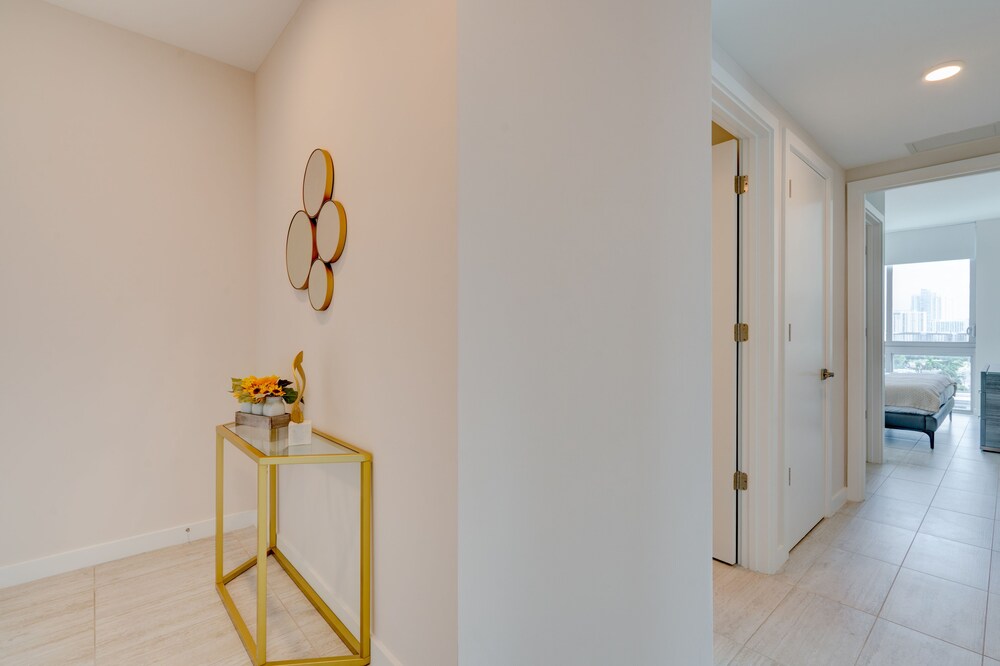 CH902 DESIGN DISTRICT, LUXURY PARADISE