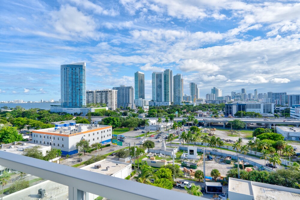 CH902 DESIGN DISTRICT, LUXURY PARADISE