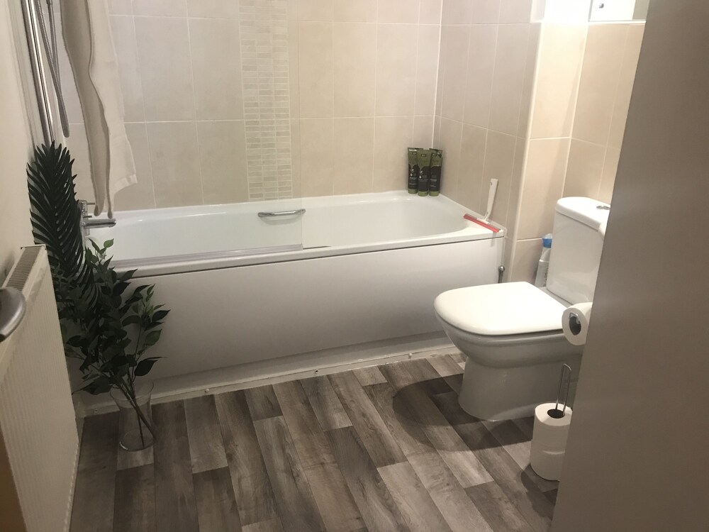 Stunning 2-bed Apartment in Newton Abbot