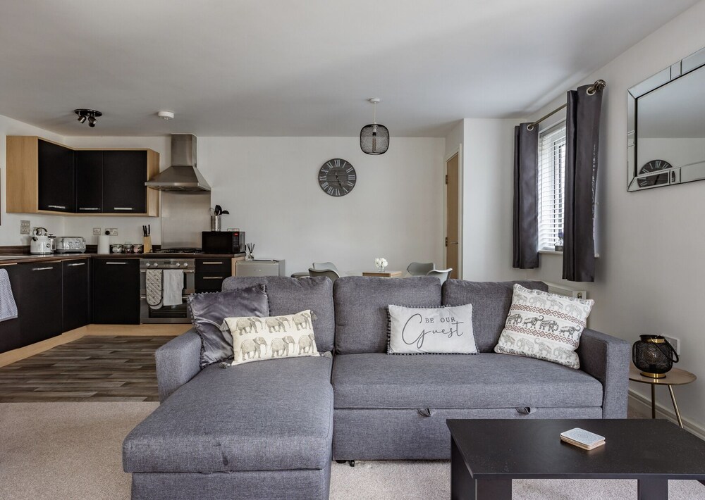 Stunning 2-bed Apartment in Newton Abbot