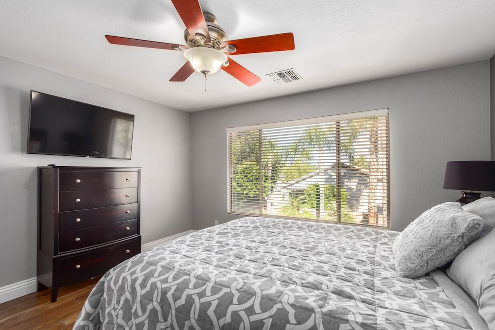 Tropical Oasis in Sunny Arizona! Gilbert Vrbo