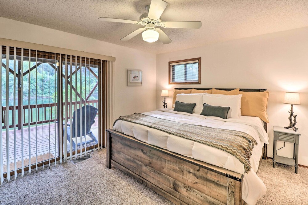Private Norfork Home w/ Decks & River Access! Lone Rock Vrbo