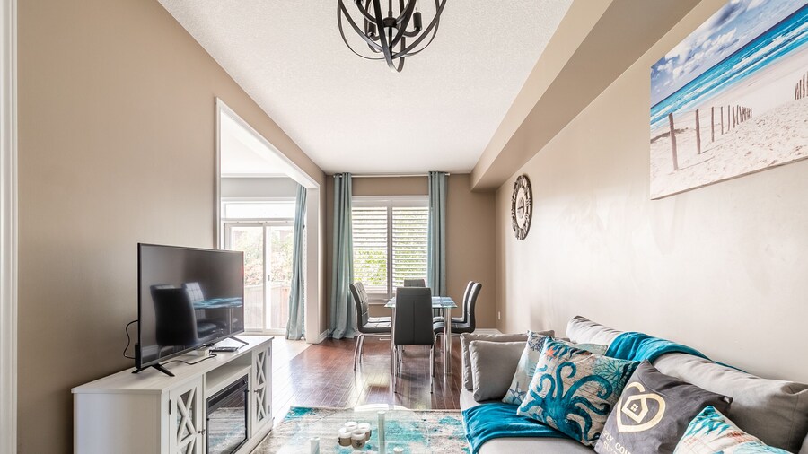 Luxury 3BR 2BA TH Gym BBQ Simply Comfort