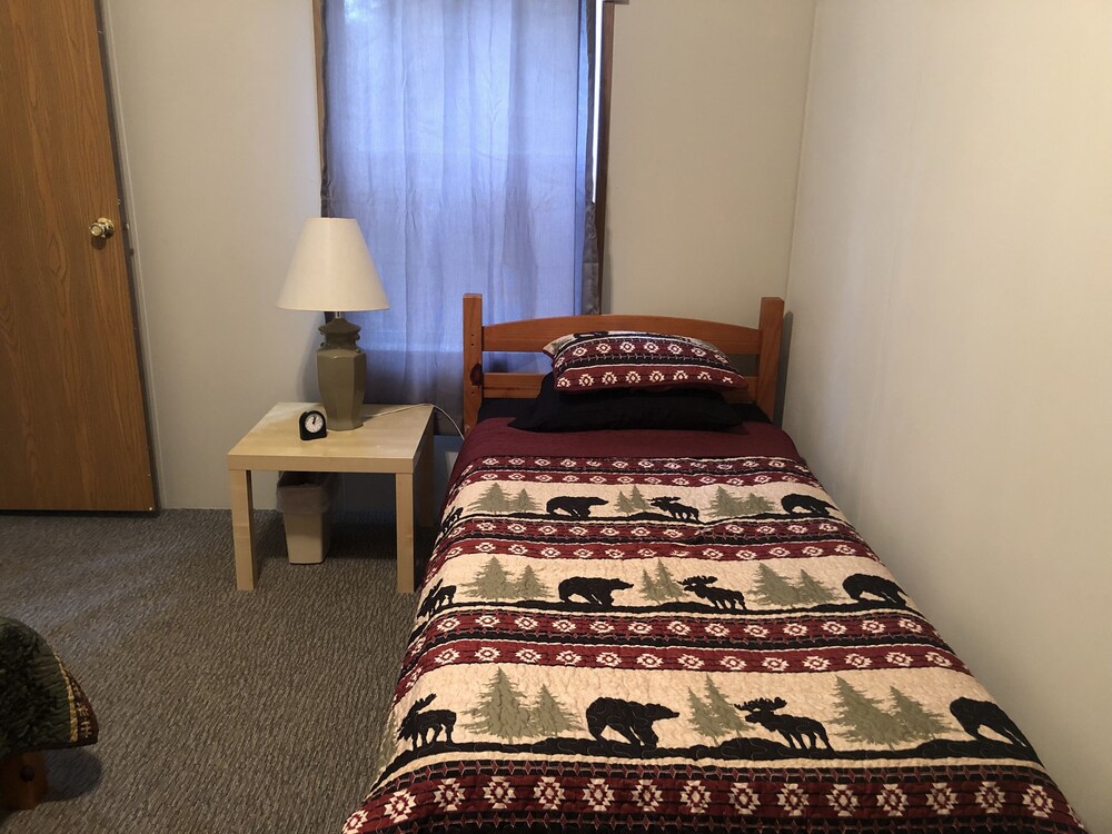 Shady Maple RetreatCozy, Quaint and close to everything Northwoods