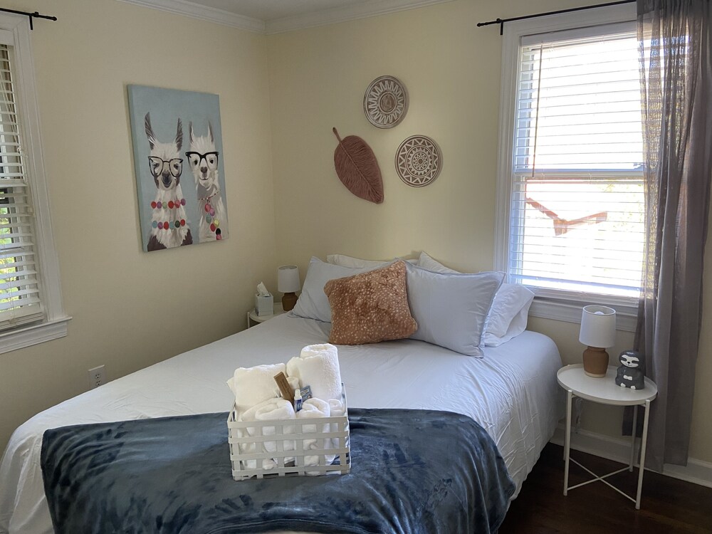 Cheerful NODA Bungalow with Huge Fenced in Yard! Charlotte Vrbo