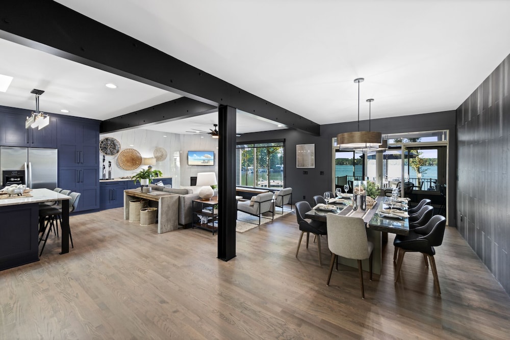 Channel Marker w/Optional Boat Rental