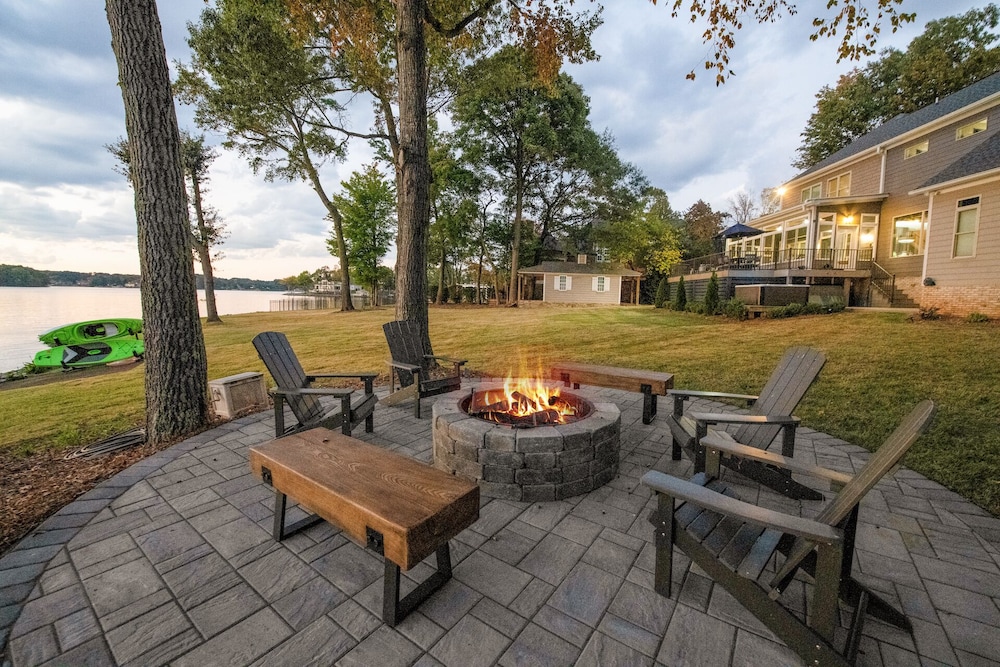Channel Marker w/Optional Boat Rental