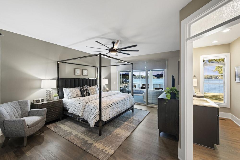 Channel Marker w/Optional Boat Rental