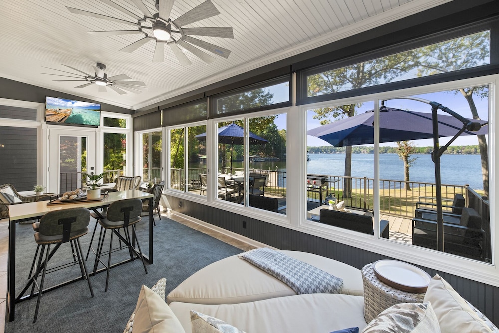 Channel Marker w/Optional Boat Rental