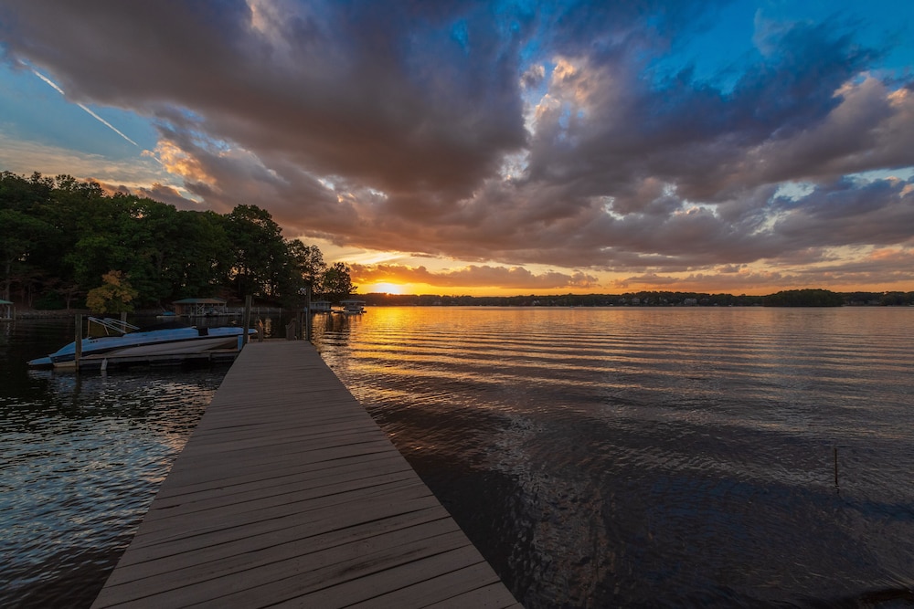 Channel Marker w/Optional Boat Rental