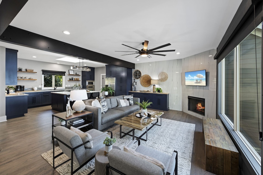 Channel Marker w/Optional Boat Rental